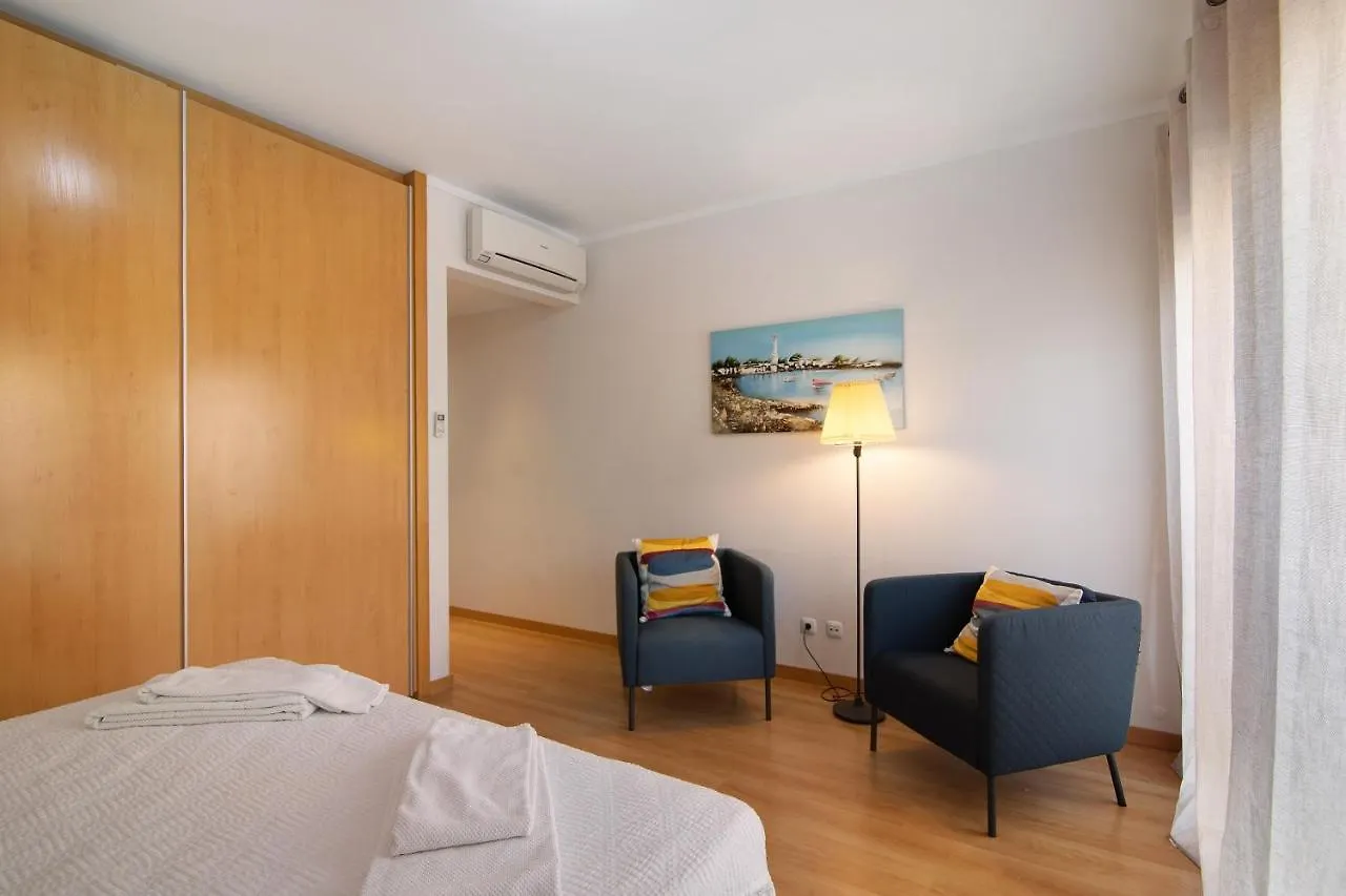 Marina Village Olhao 0*,
